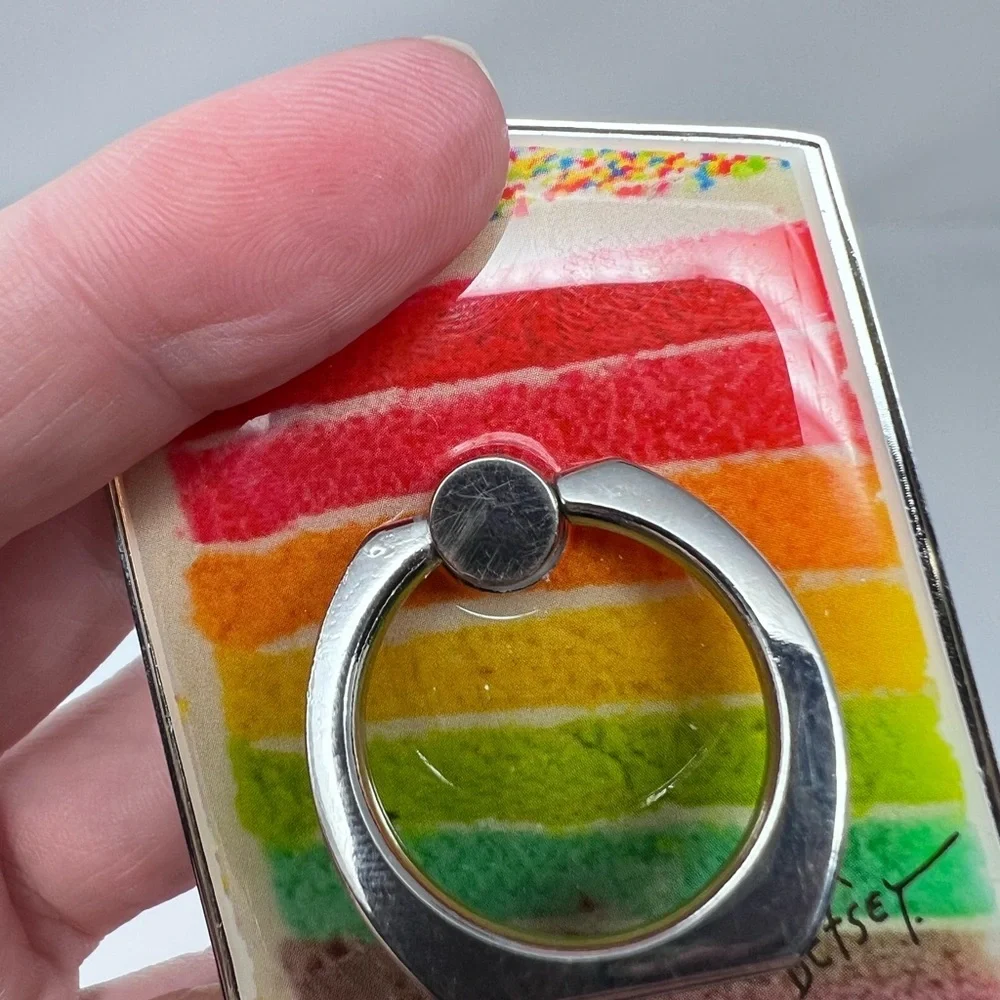 Betsey Johnson Phone Ring Holder Cake Design